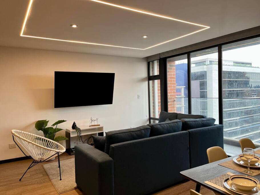 Amplio y Lujoso apartamento con AIRE AC