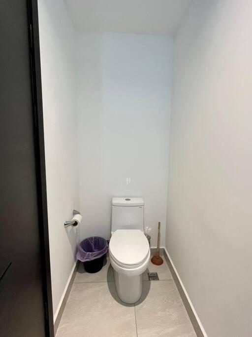 Amplio y Lujoso apartamento con AIRE AC
