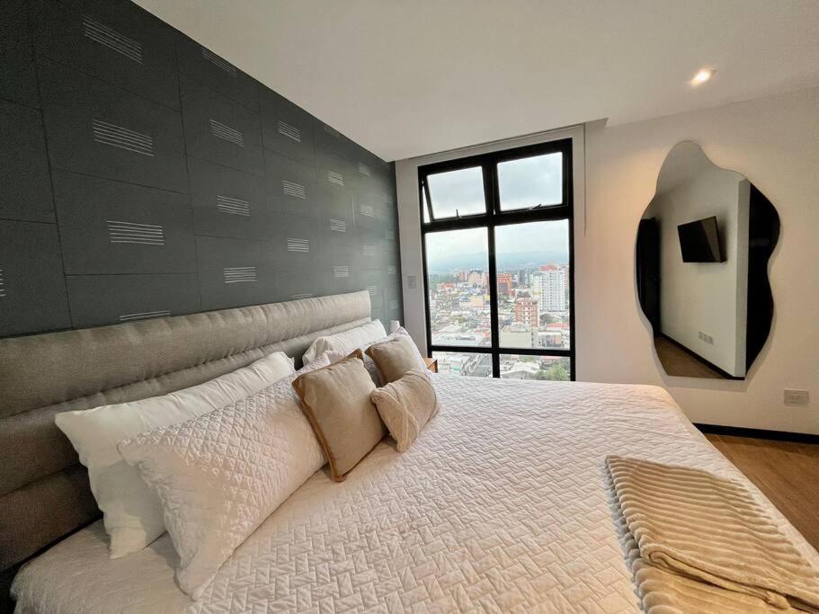 Amplio y Lujoso apartamento con AIRE AC