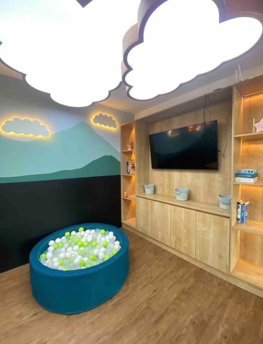 Amplio y Lujoso apartamento con AIRE AC