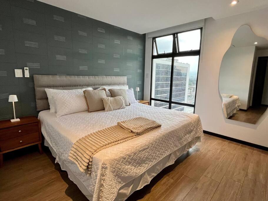 Amplio y Lujoso apartamento con AIRE AC