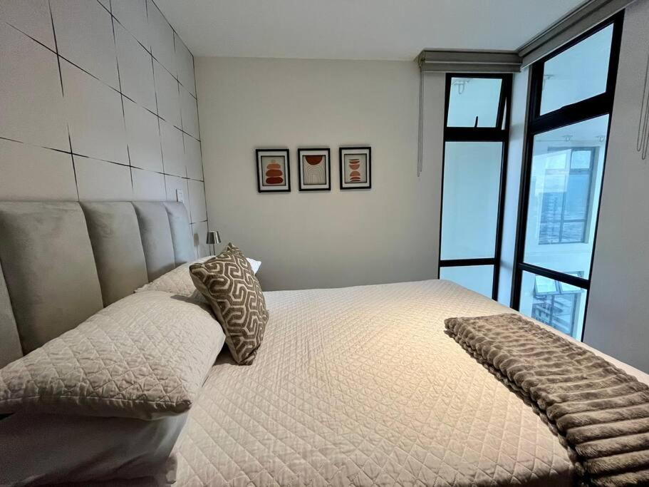 Amplio y Lujoso apartamento con AIRE AC