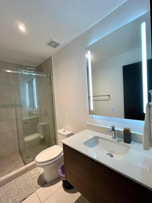 Amplio y Lujoso apartamento con AIRE AC