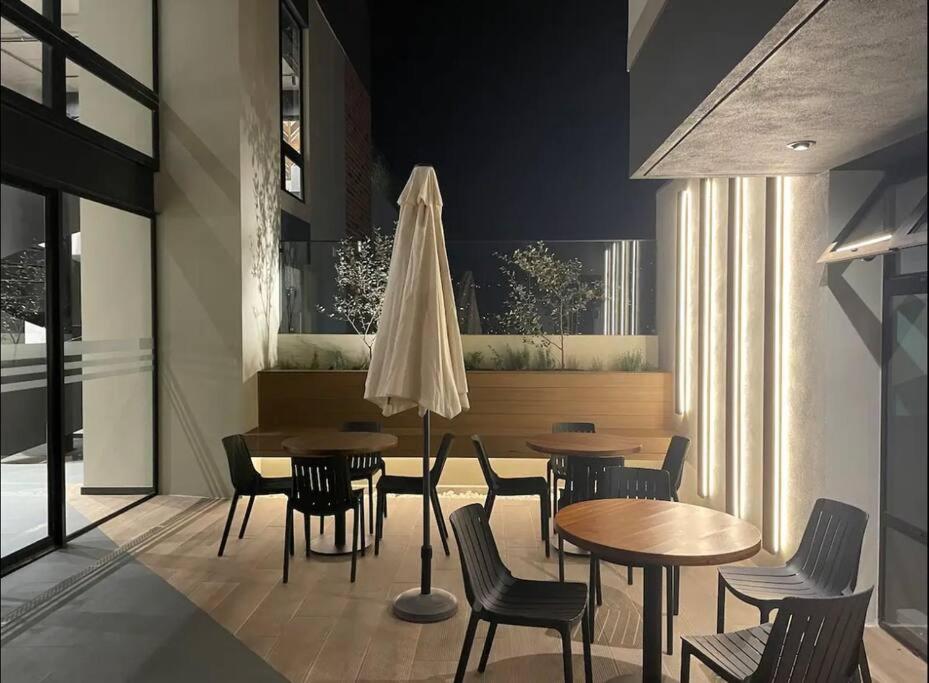 Amplio y Lujoso apartamento con AIRE AC