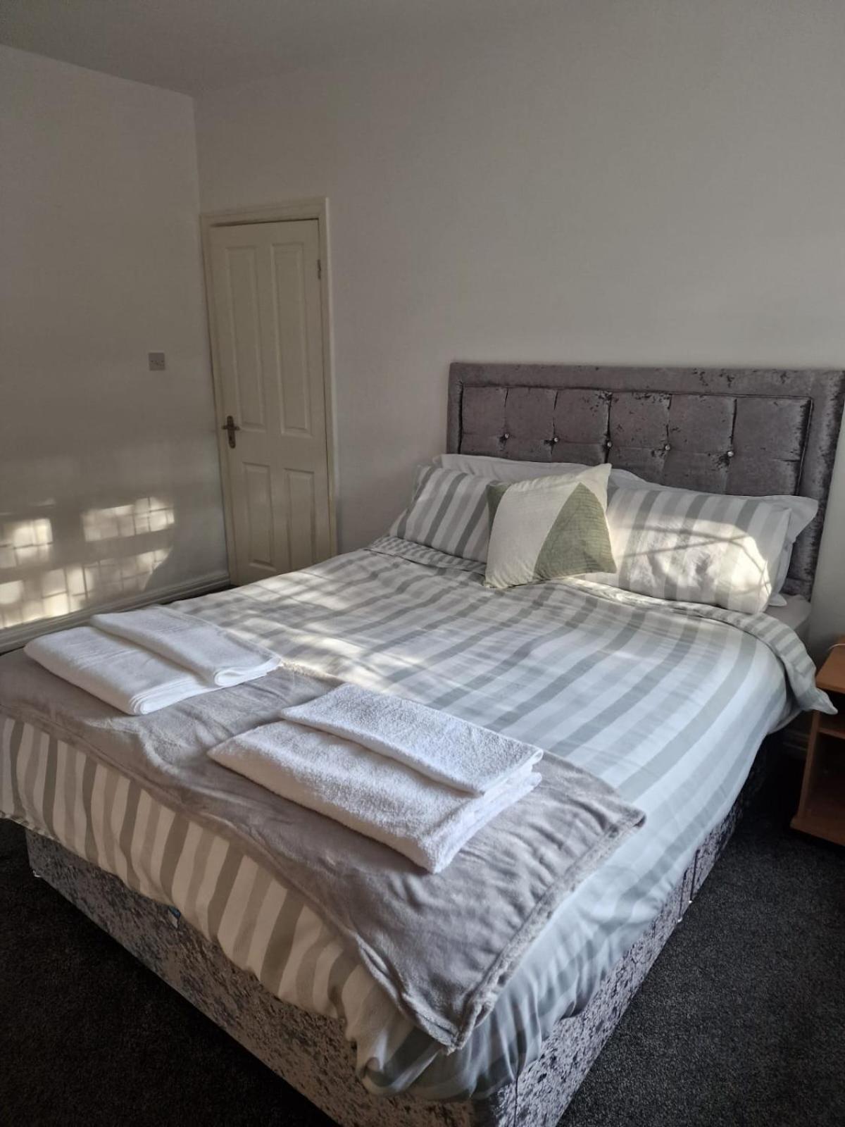 3 bed house - all amenities - Middleton