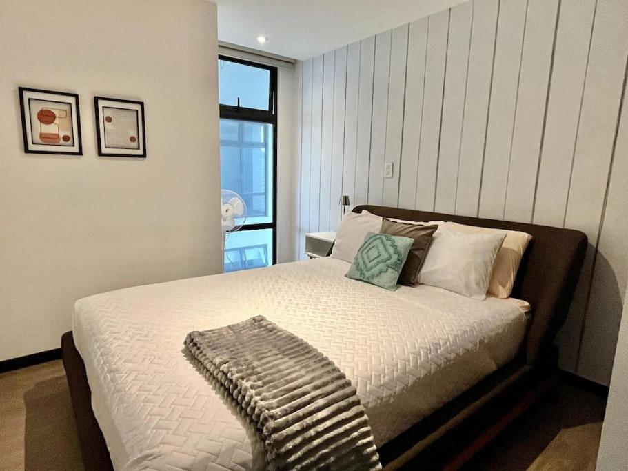 Amplio y Lujoso apartamento con Aire acond view 3