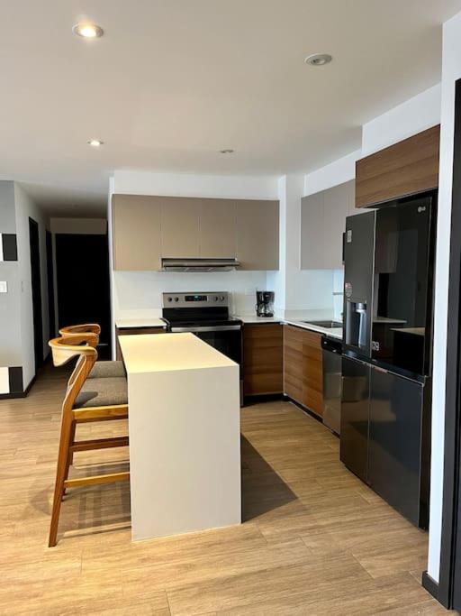 Amplio y Lujoso apartamento con Aire acond view 4