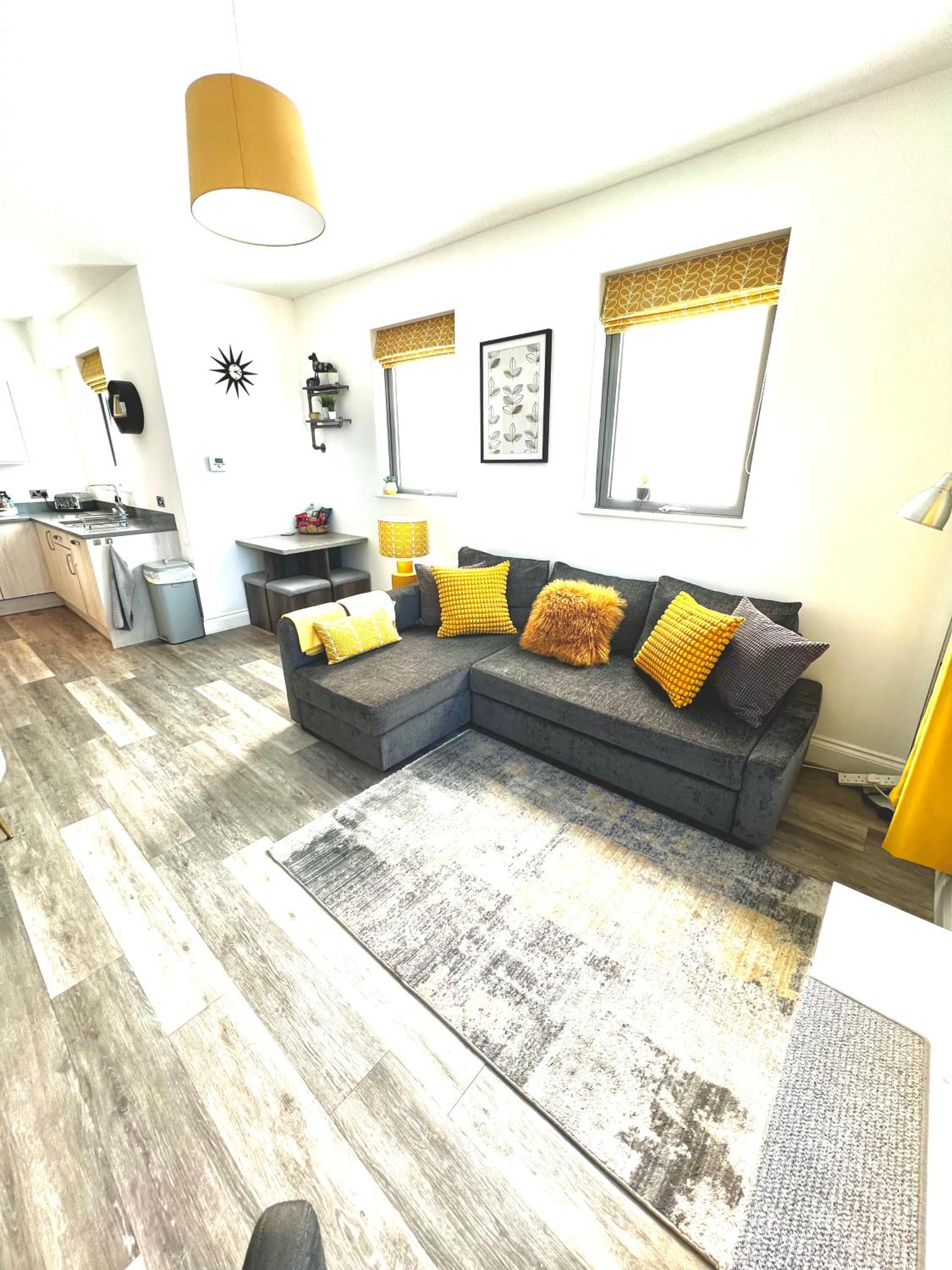 Margate Penthouse Private Balconies Sea Glimpses Gated Parking Air-Con The Penthouse Margate view 3