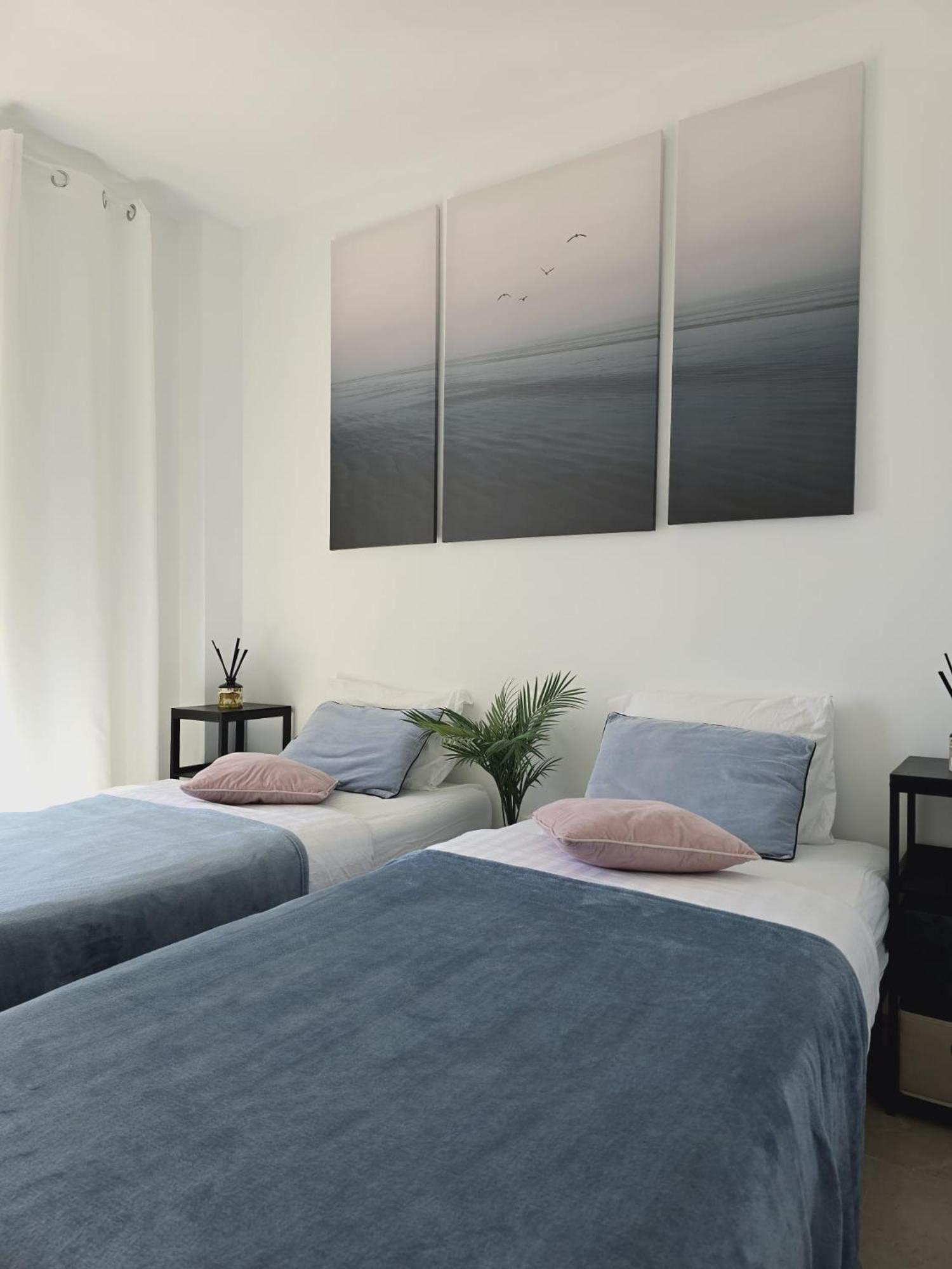 Seaside Serenity - Stylish Apartment with Spectacular Views