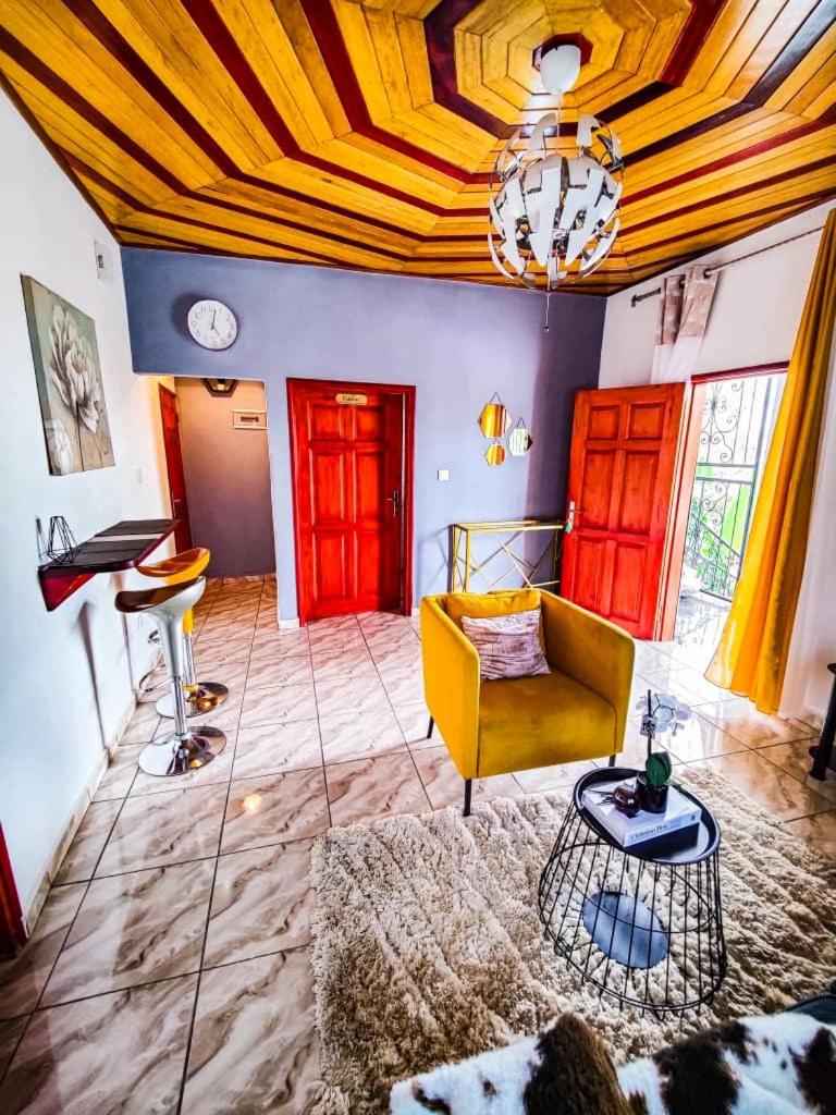 Studio meublé Douala Yassa
