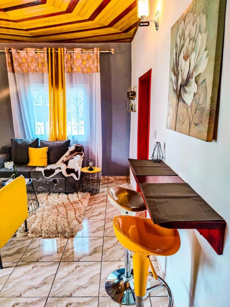 Studio meublé Douala Yassa