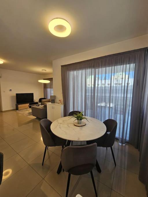 11 Suites - Urban Oasis Suite