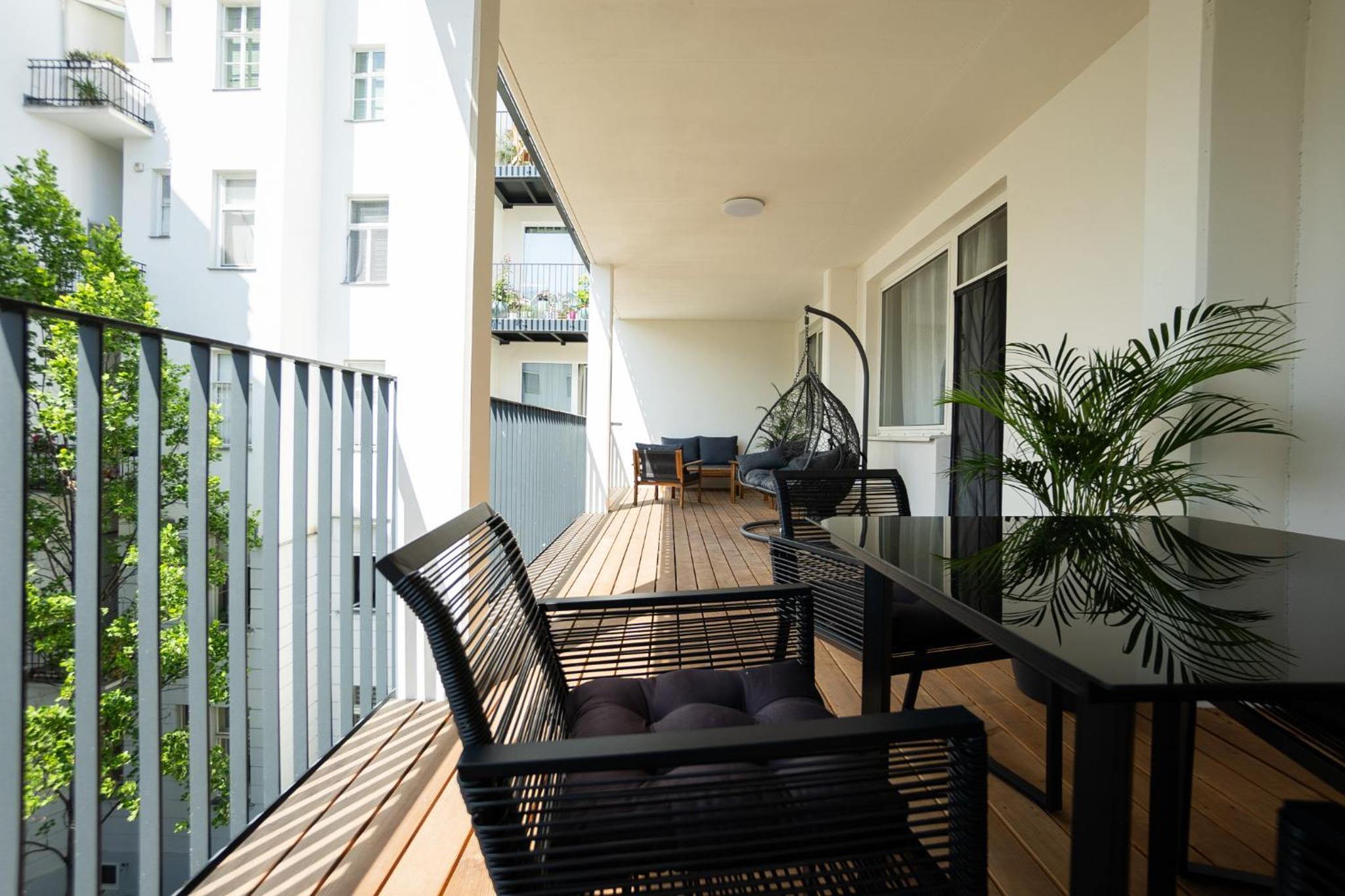Bright stylish apartment with a huge terrace in a top location