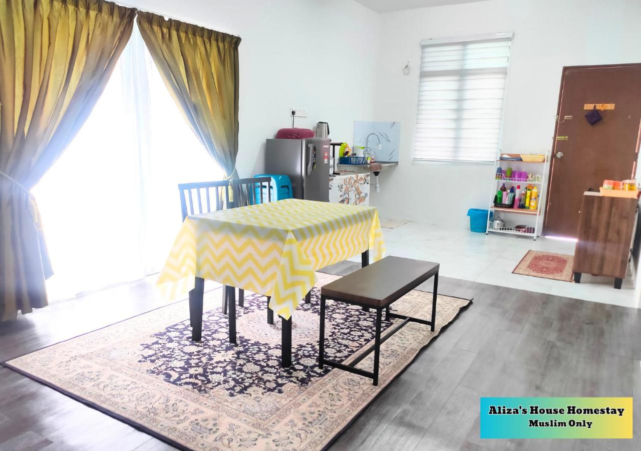 Aliza's House Homestay PD Mini Bungalow