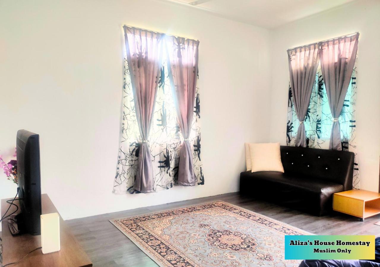 Aliza's House Homestay PD Mini Bungalow
