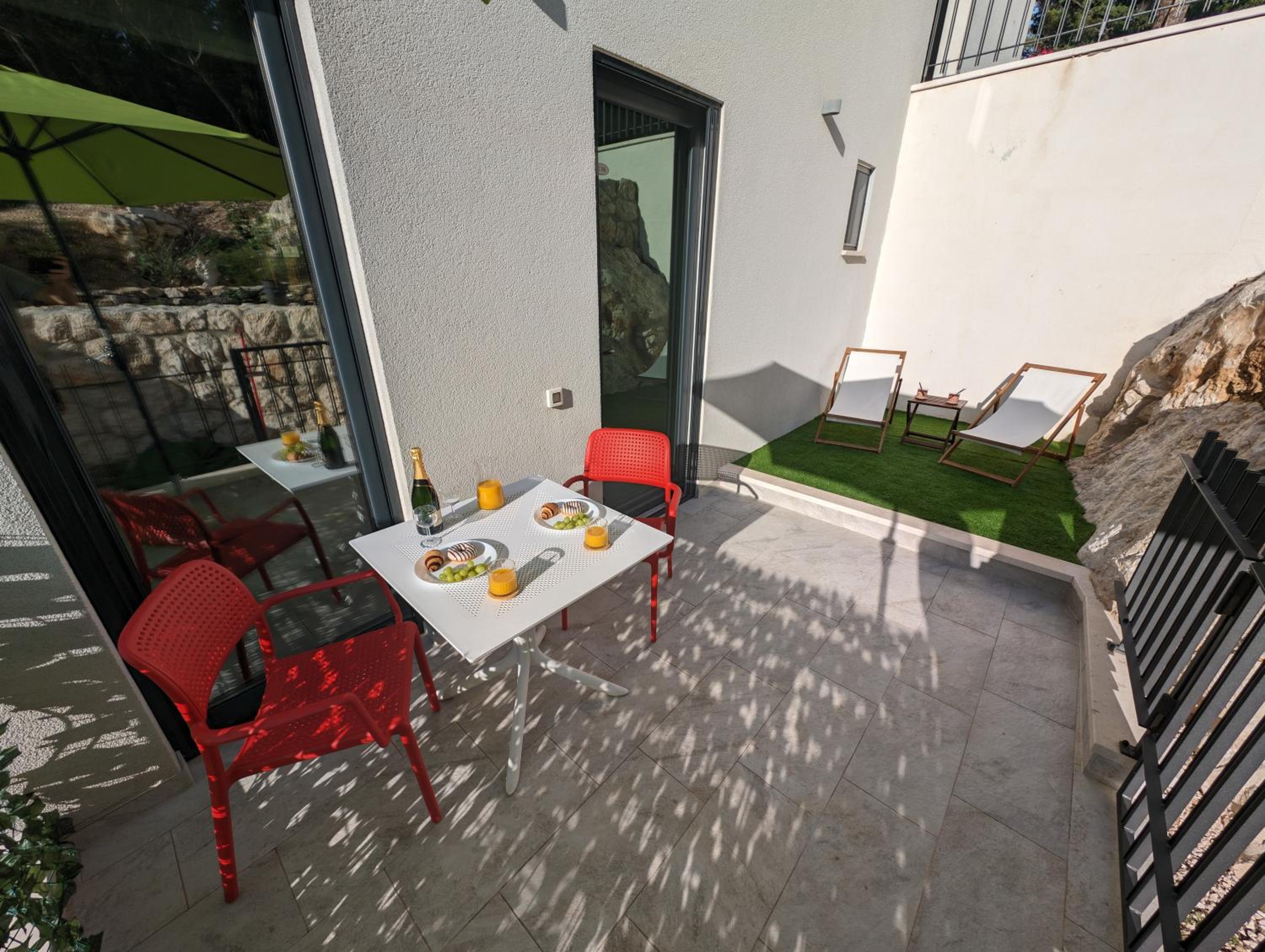 balance & terrace
