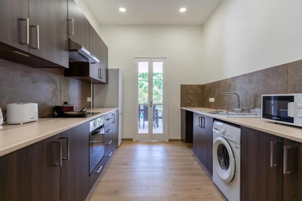 Verdant 1-Bedroom Apartment in Larnaca