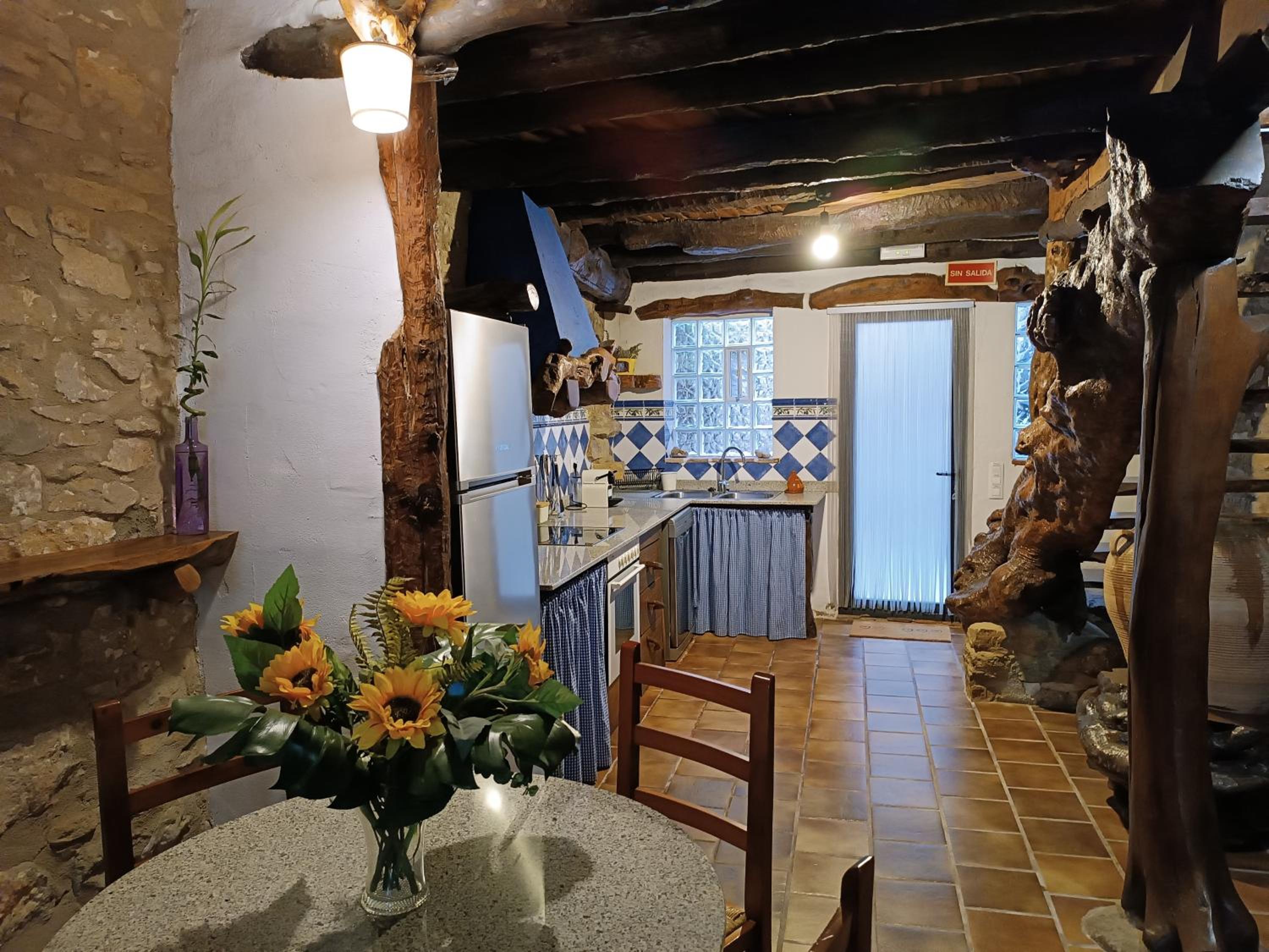 Casa Rustic Suites, JACUZI & LOVE view 3