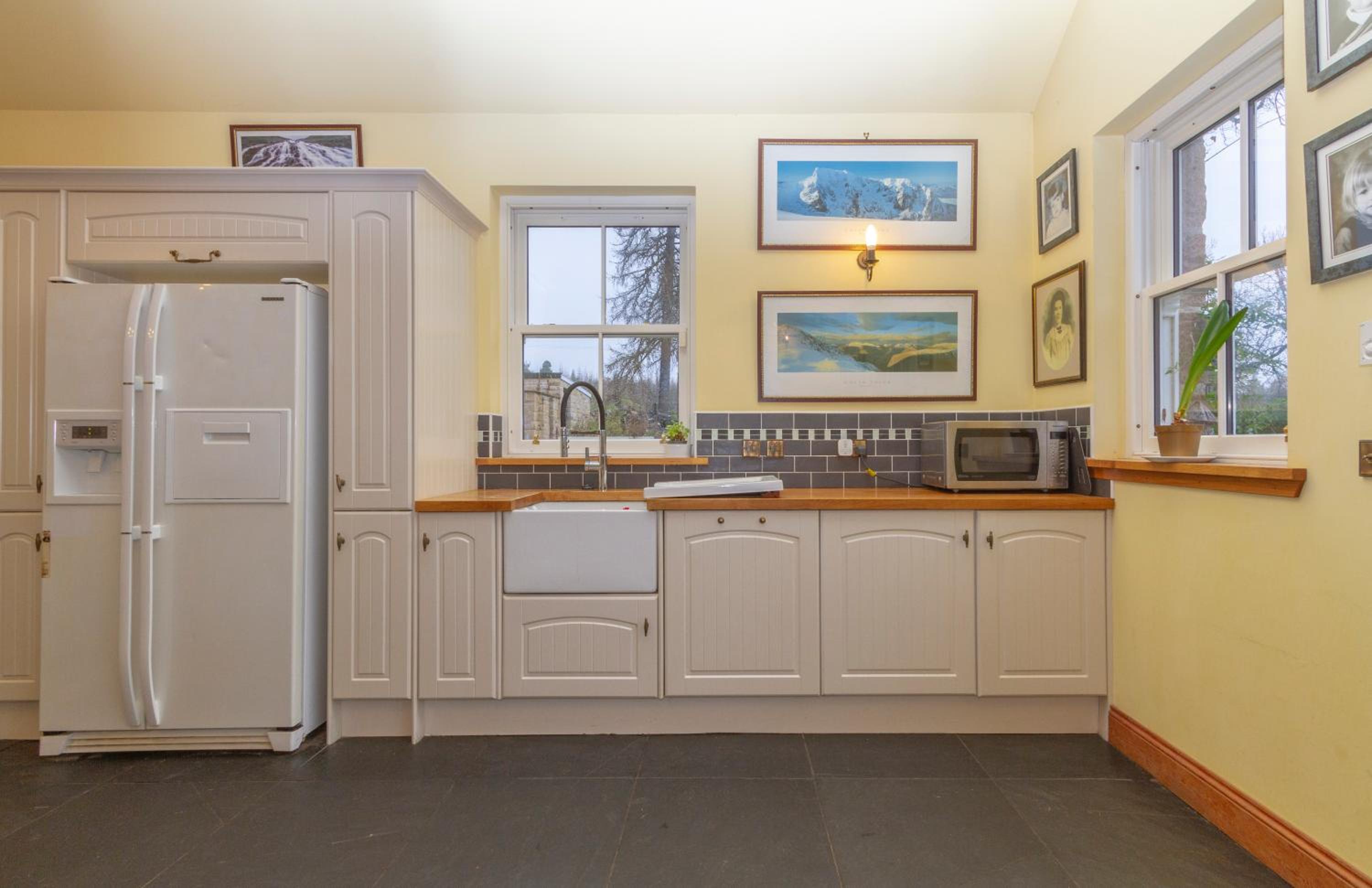 The Doune, Luxury Traditional Country House with hot tub