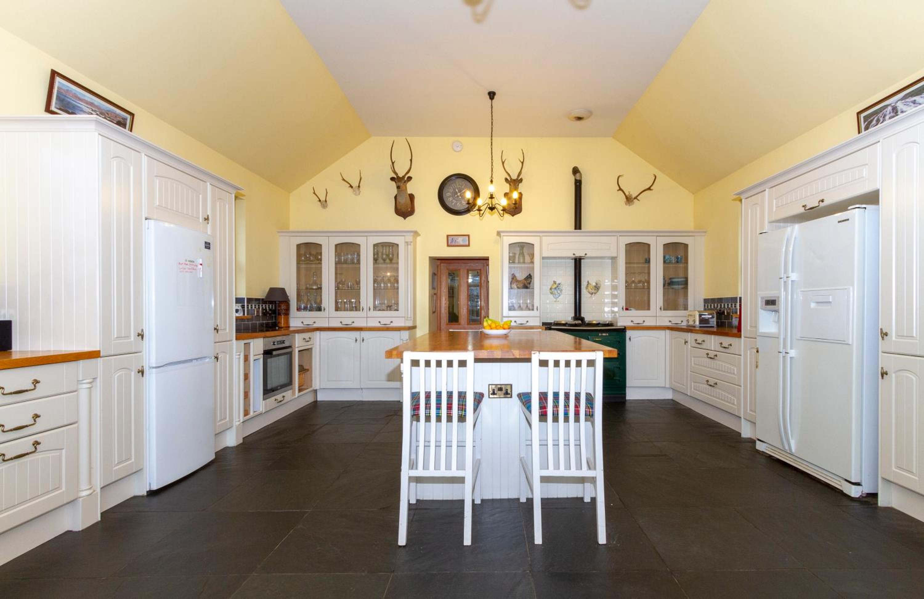 The Doune, Luxury Traditional Country House with hot tub