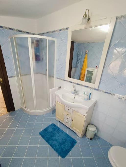 Long Green House en Sorso — bathroom