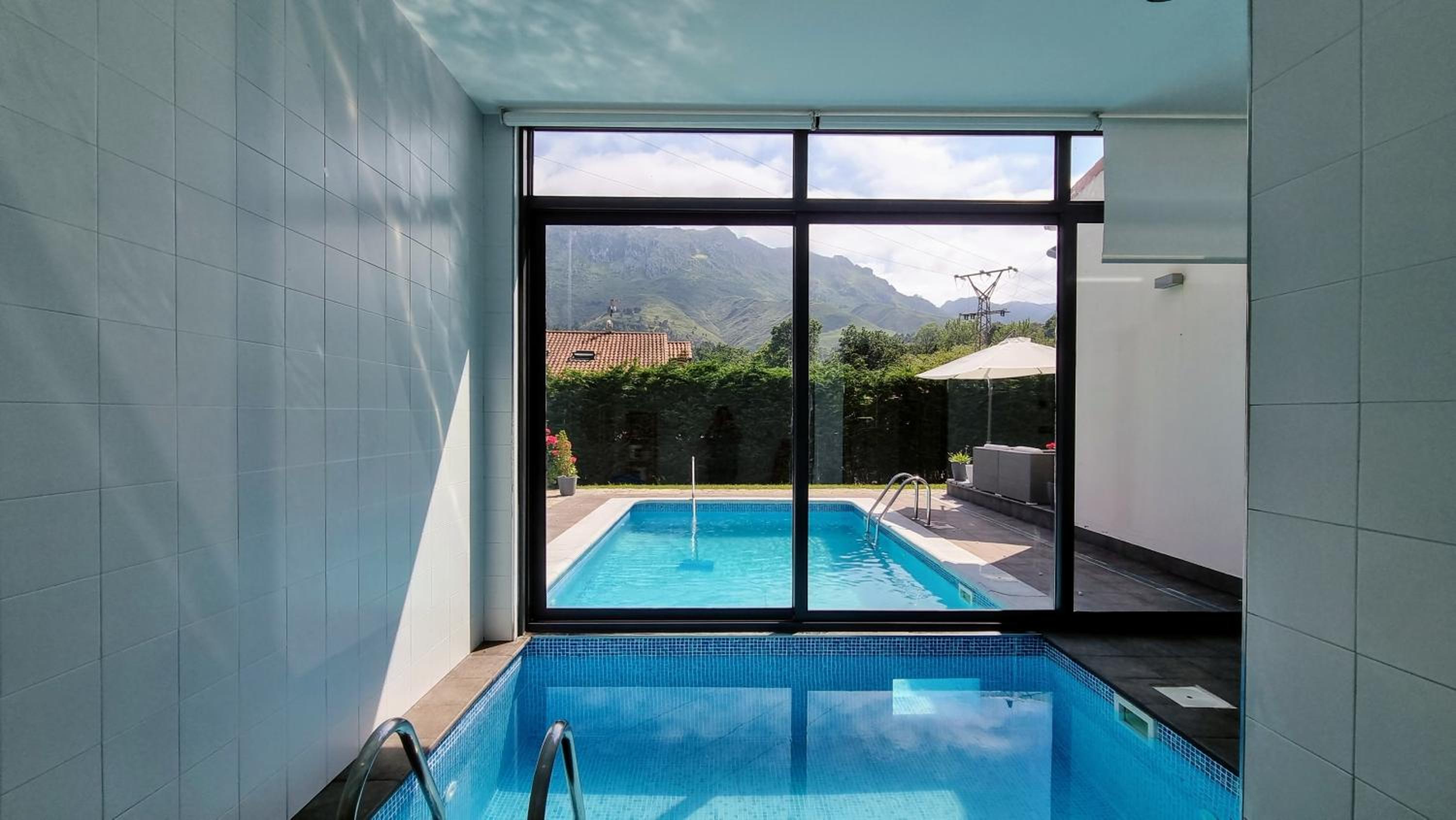 Villa Llanes Piscina Interior y Exterior – Talima