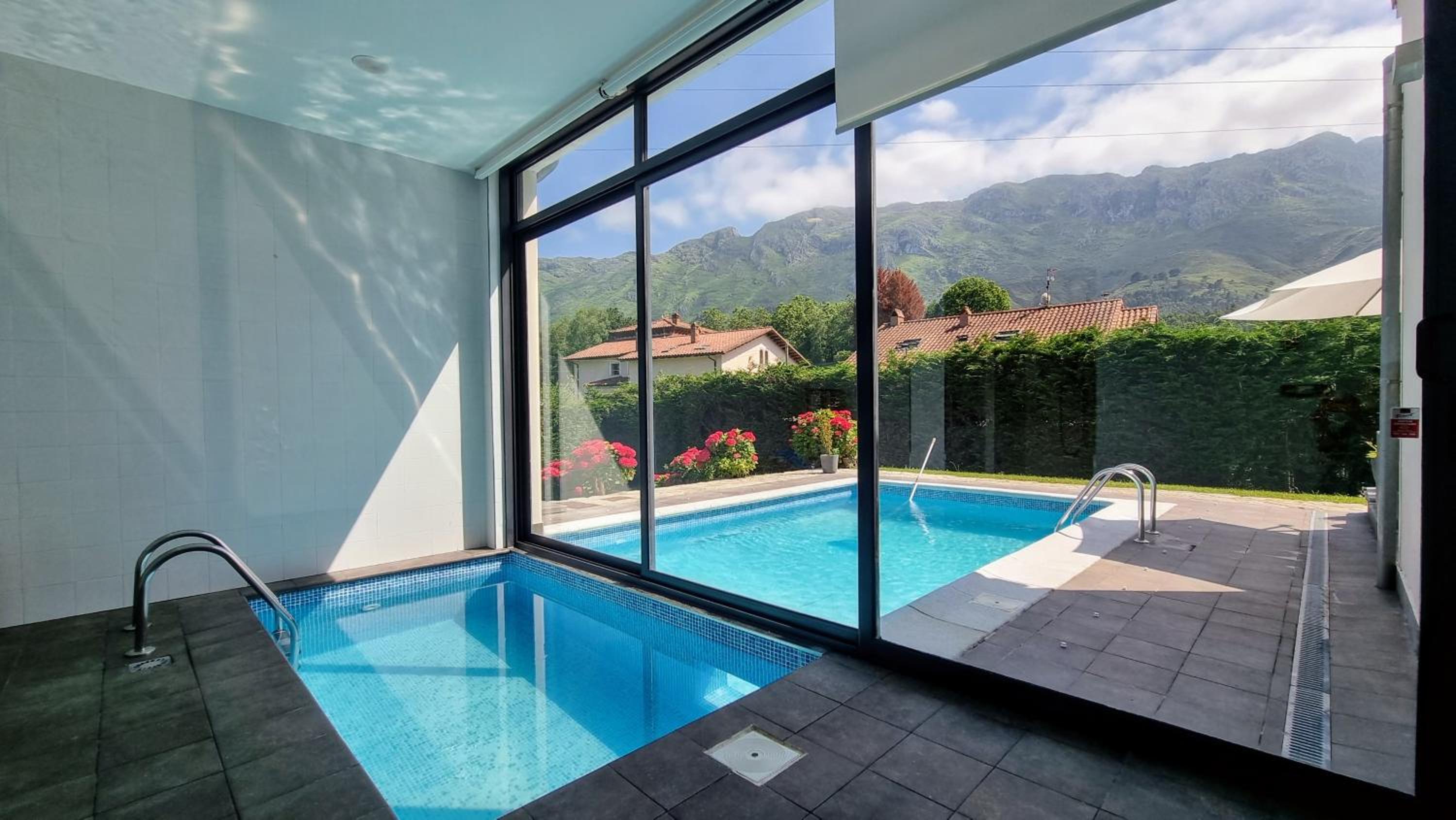 Villa Llanes Piscina Interior y Exterior – Talima
