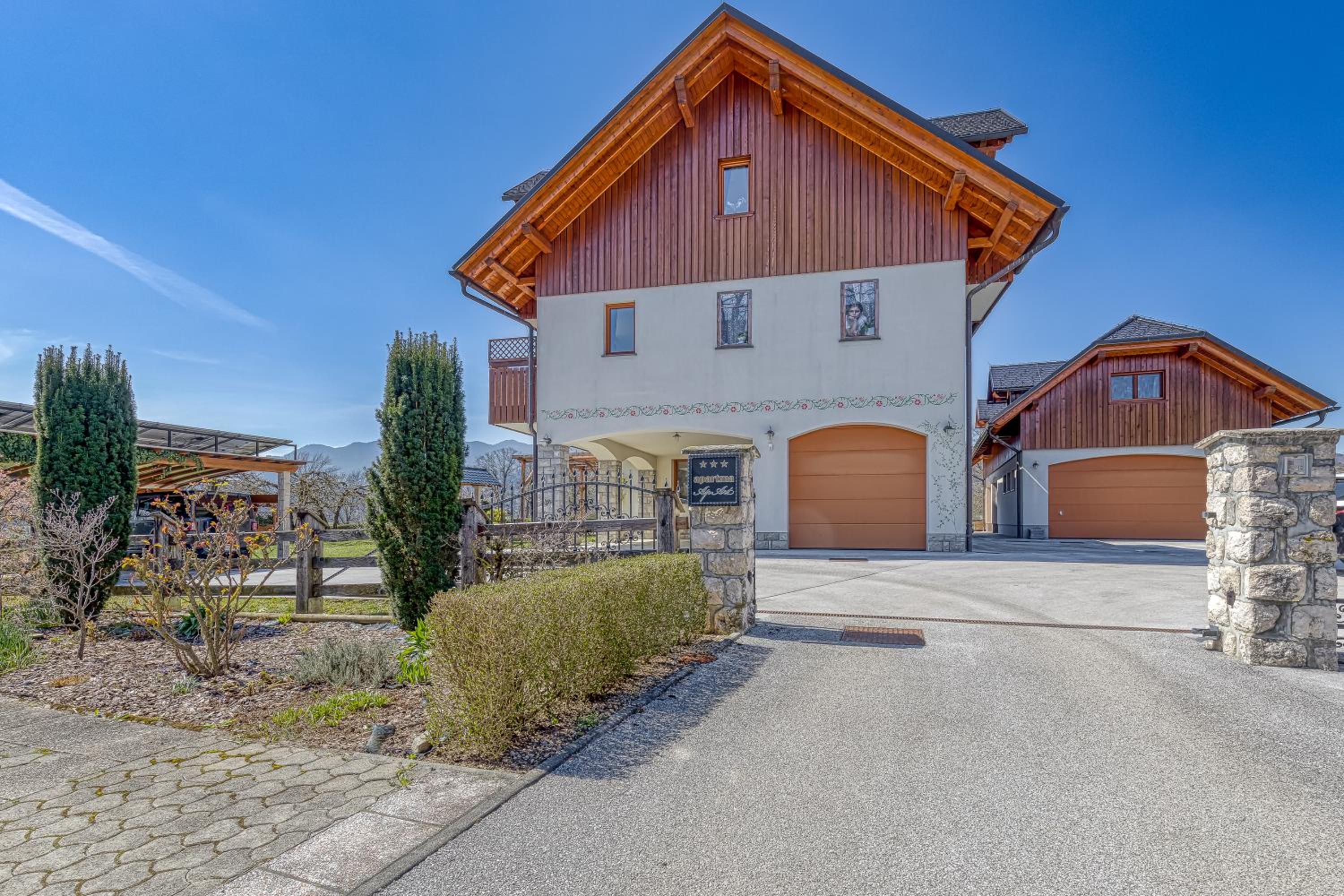 Bled Lake Apartment Red Rose - Happy Rentals