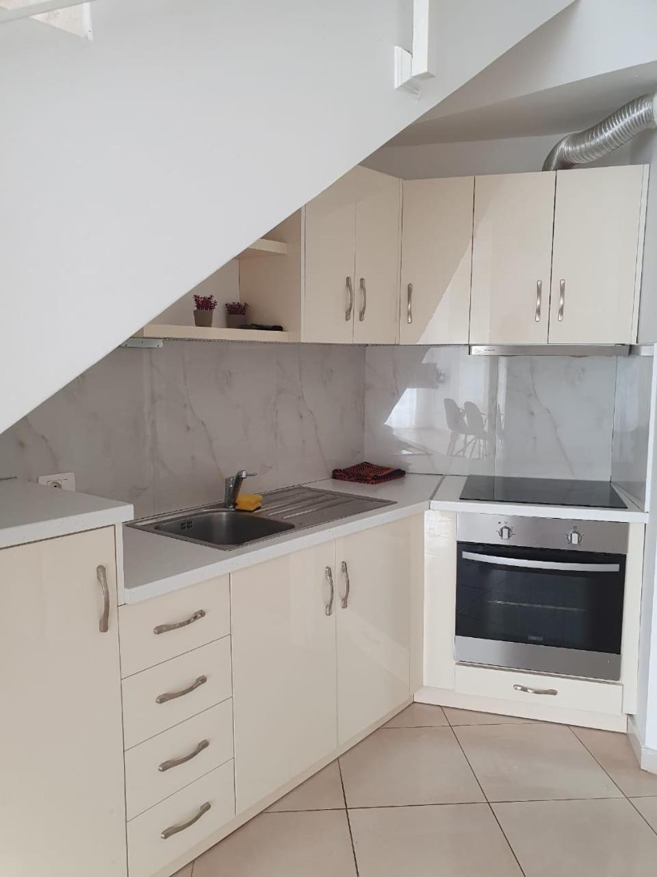 Deli apartments