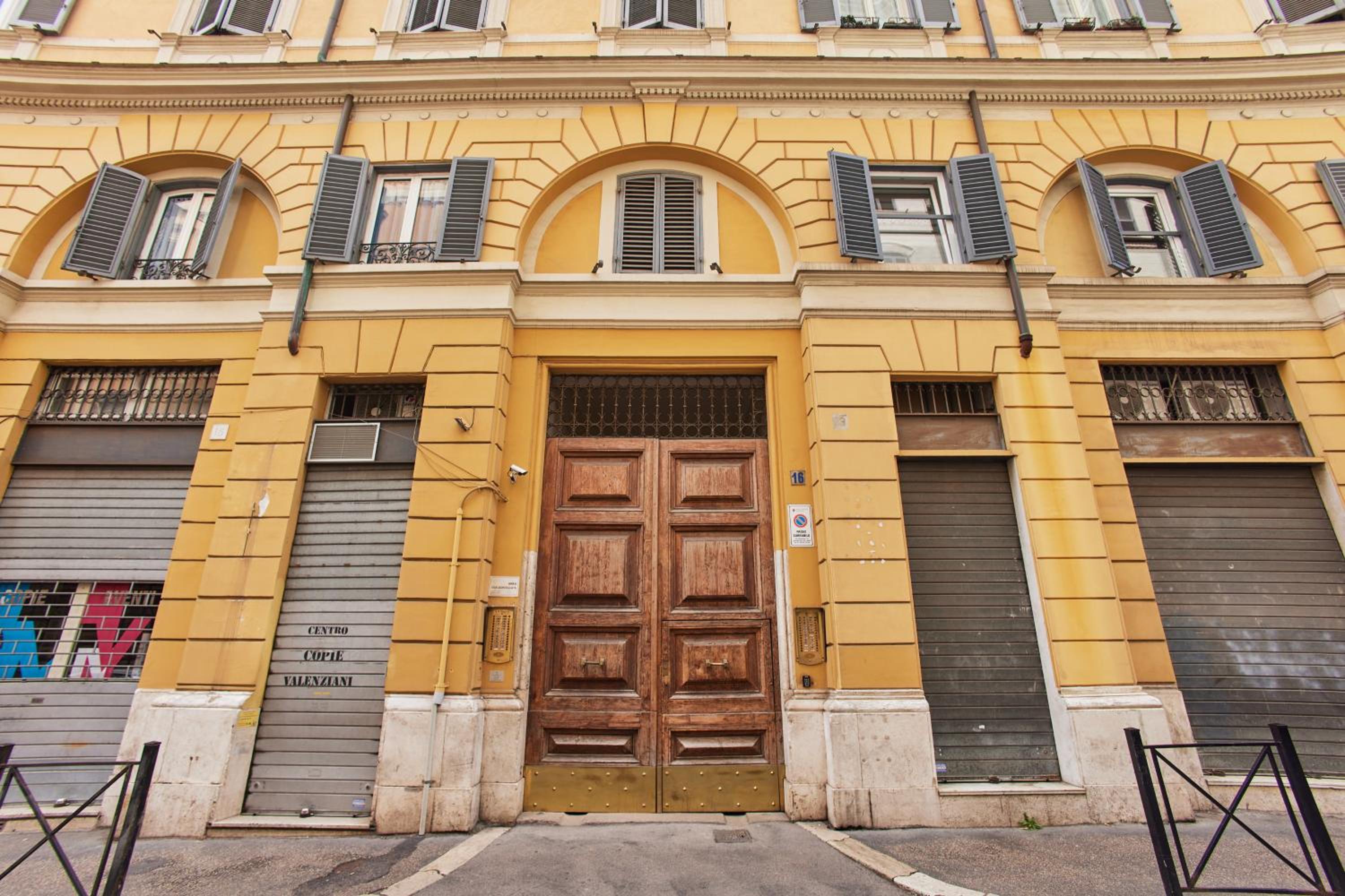Napodano Apartments - Roma