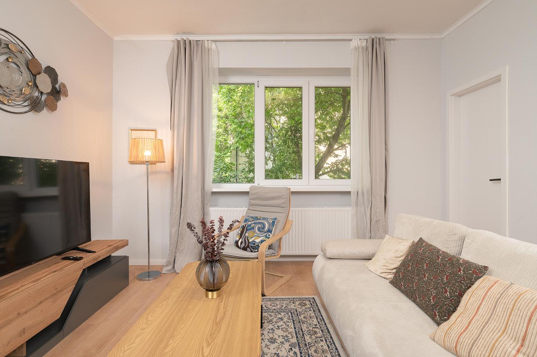 Lovely Quiet Central apartment near Heroes Square By Cavaland view 5