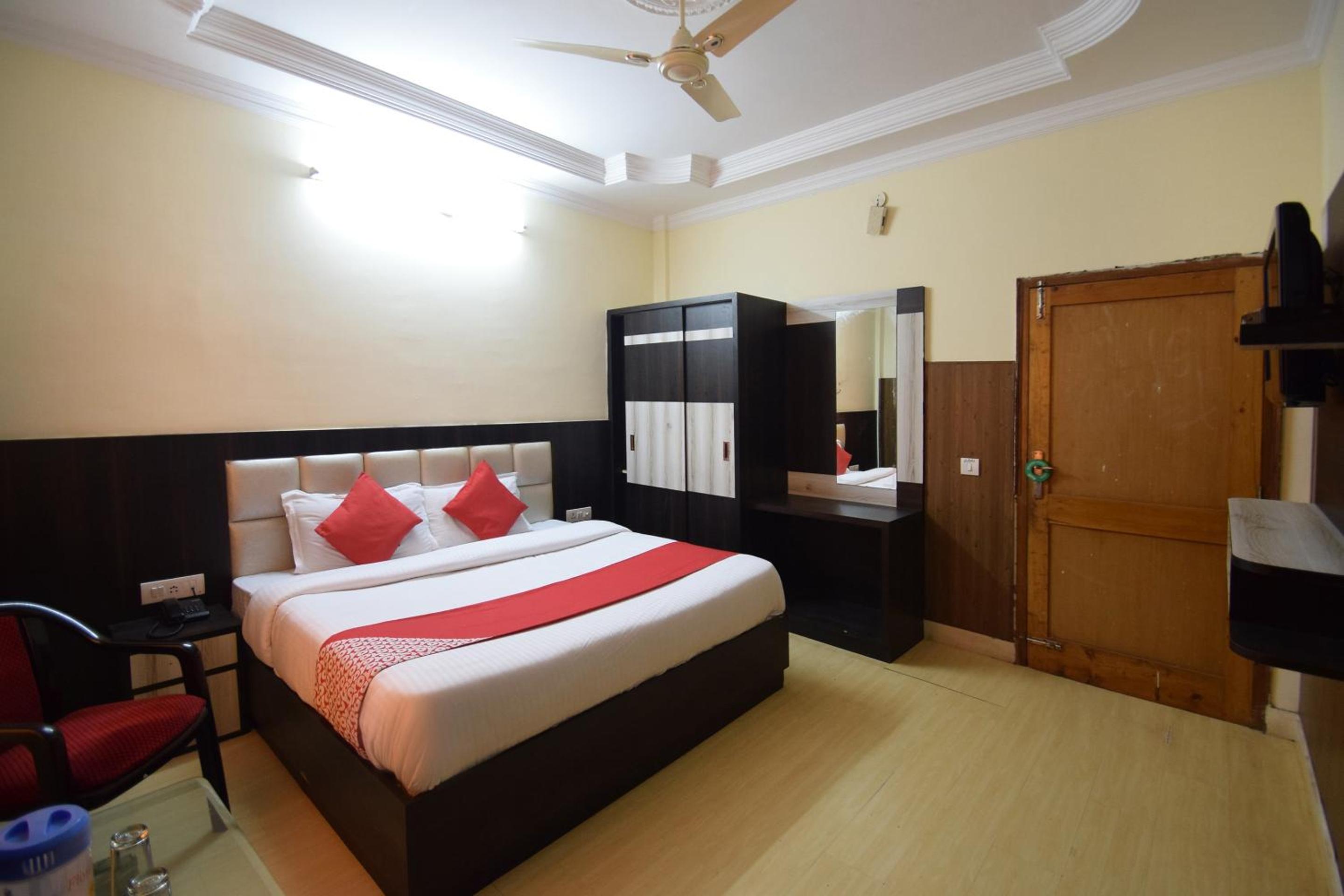 FabHotel SN Resort view 5