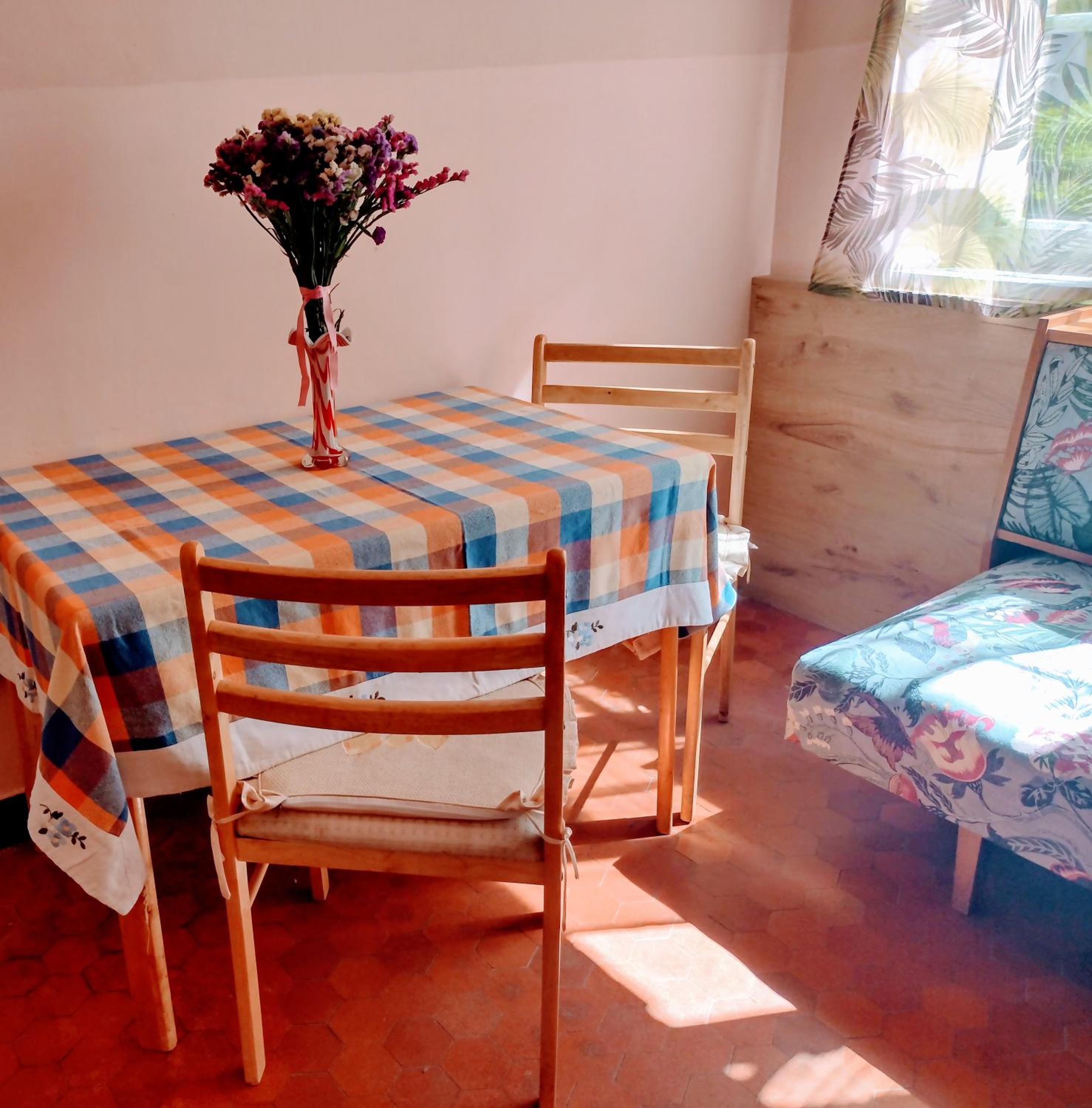 Era Echoes - Preserved Historical Apartment