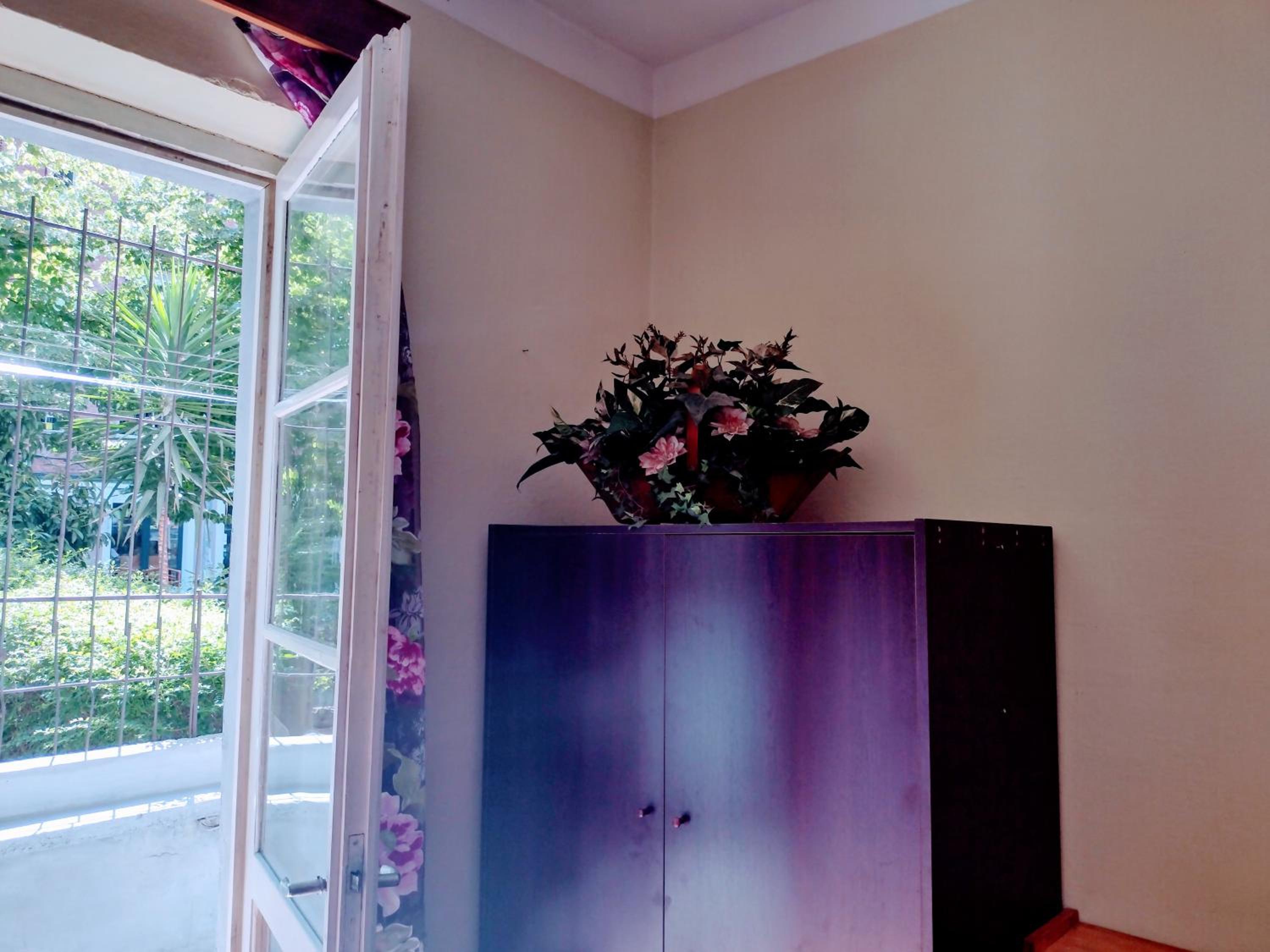 Era Echoes - Preserved Historical Apartment