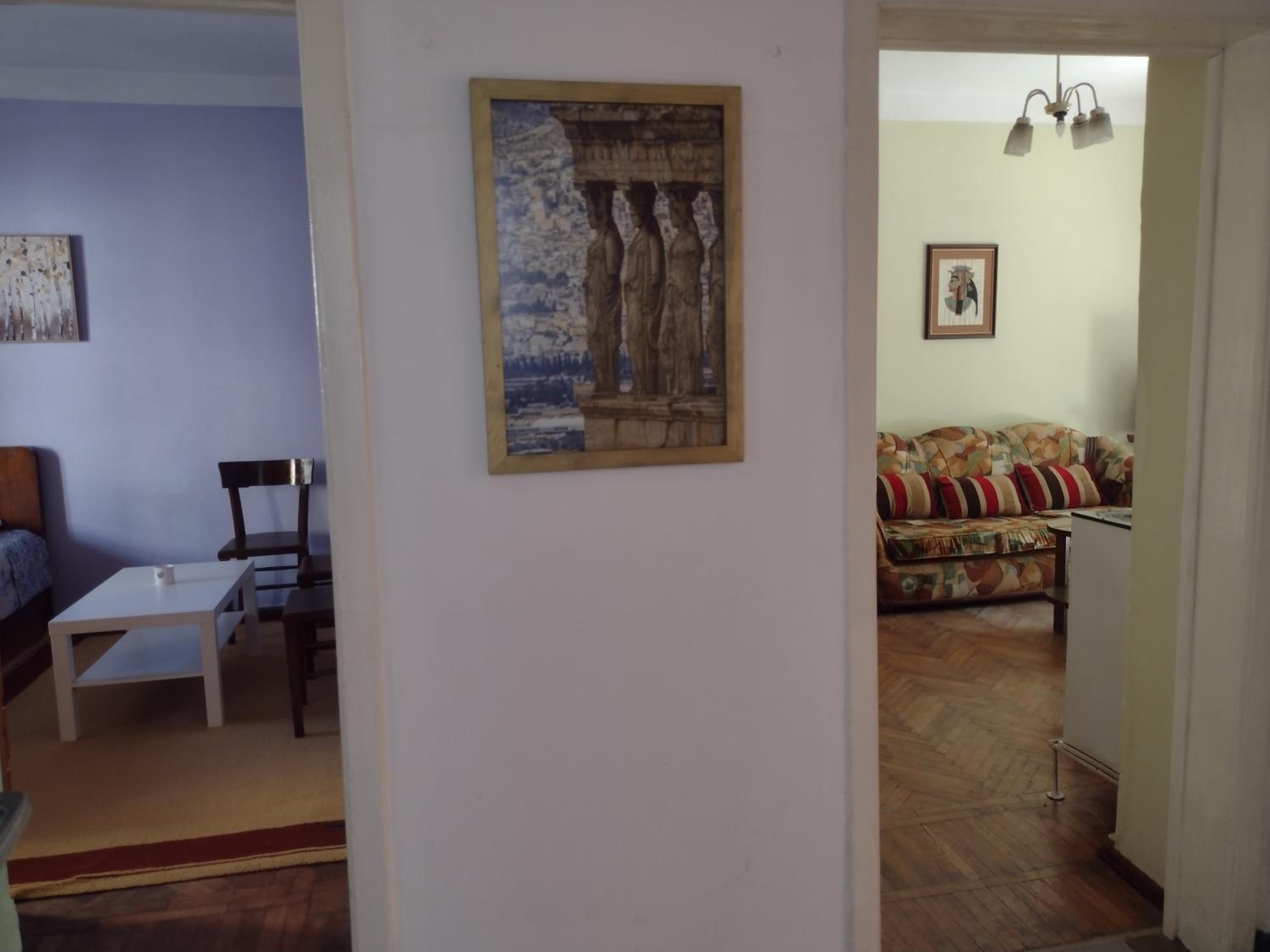 Era Echoes - Preserved Historical Apartment