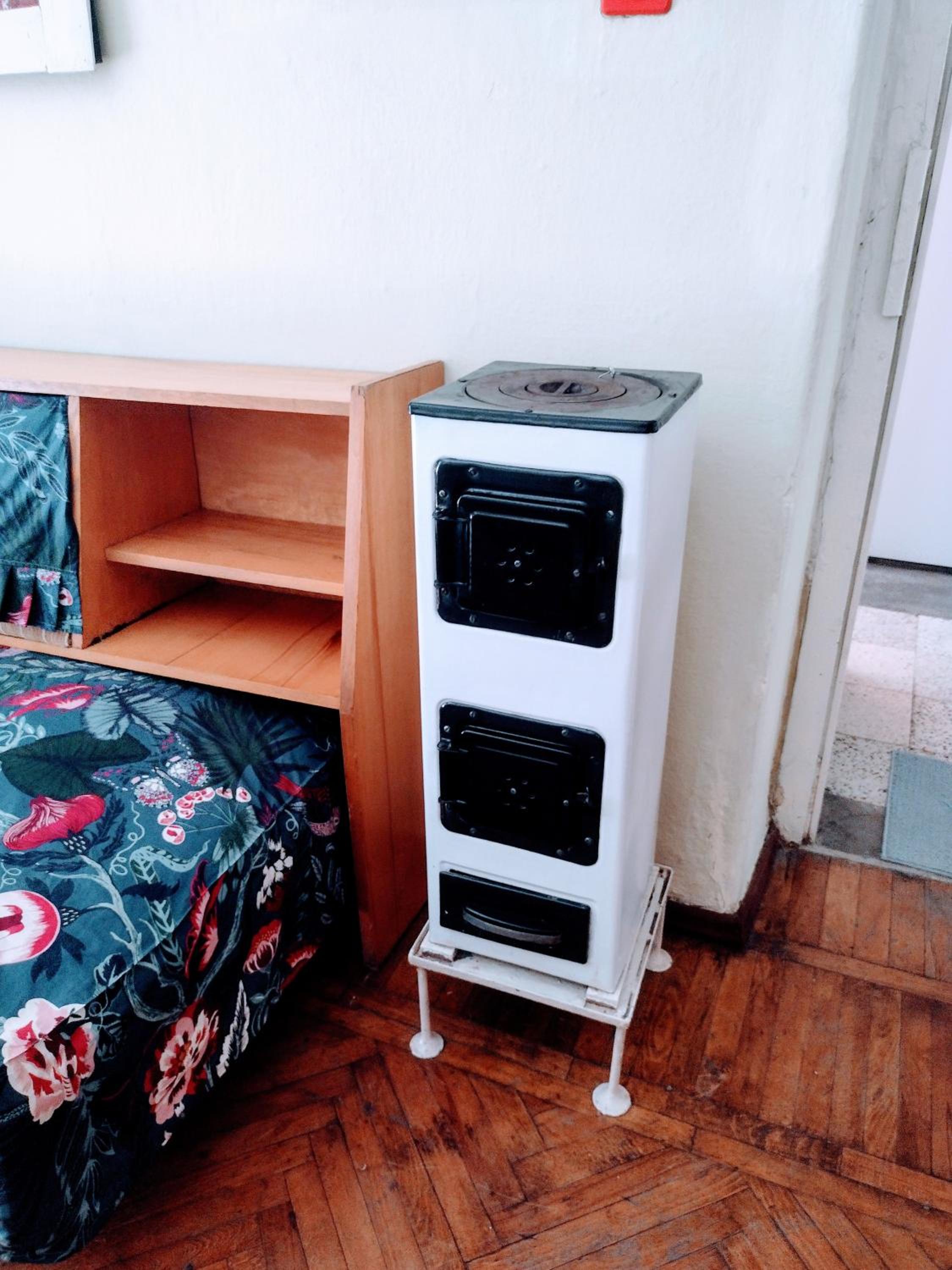 Era Echoes - Preserved Historical Apartment