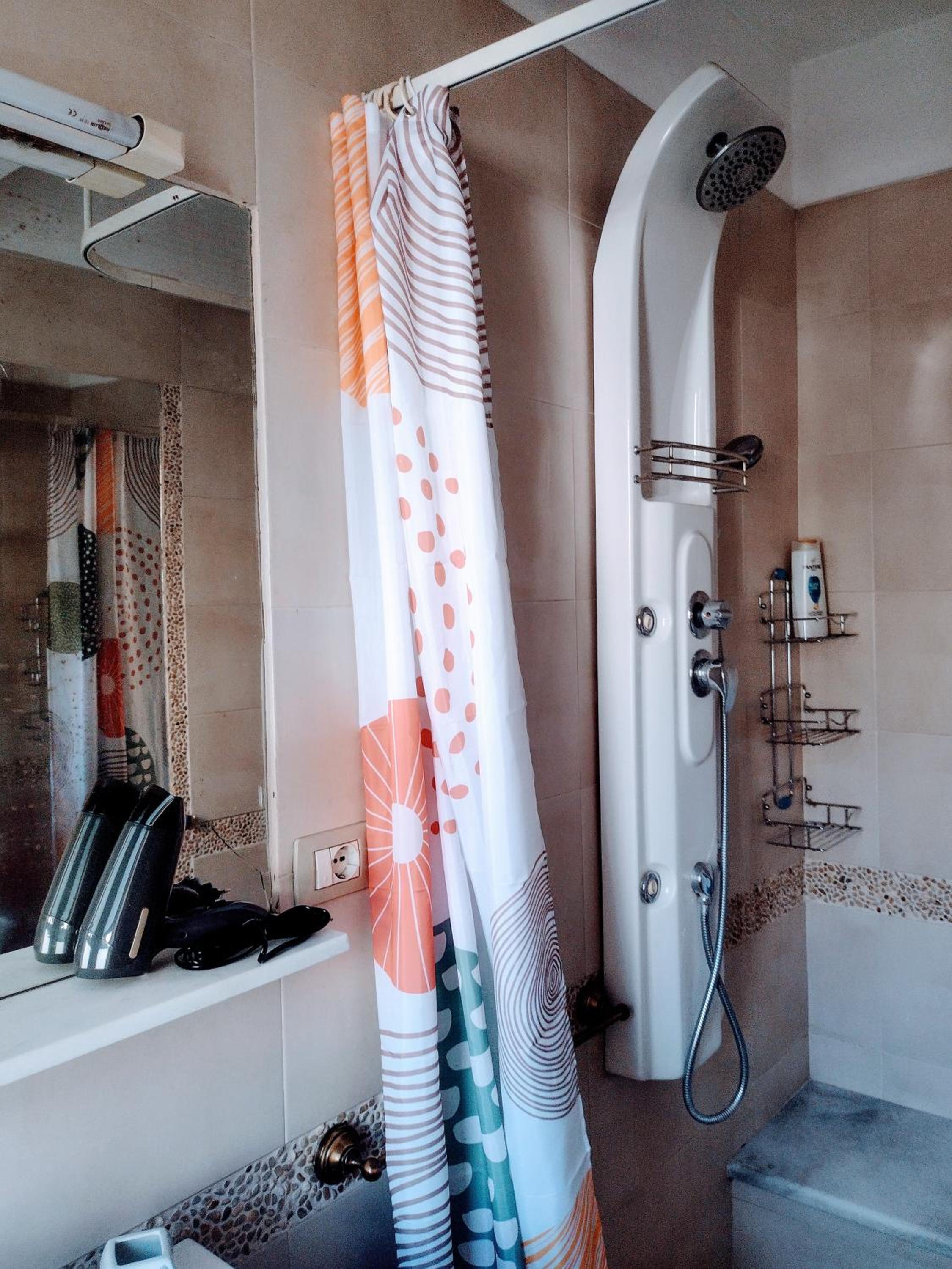 Era Echoes - Preserved Historical Apartment