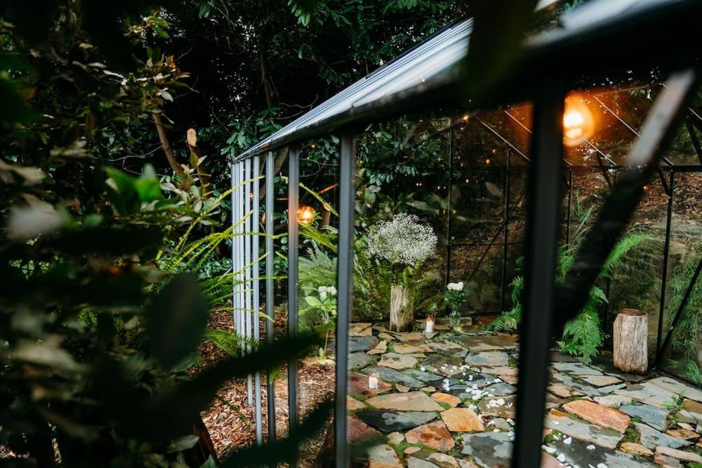 Luxury Treetop Escape with a Garden glasshouse
