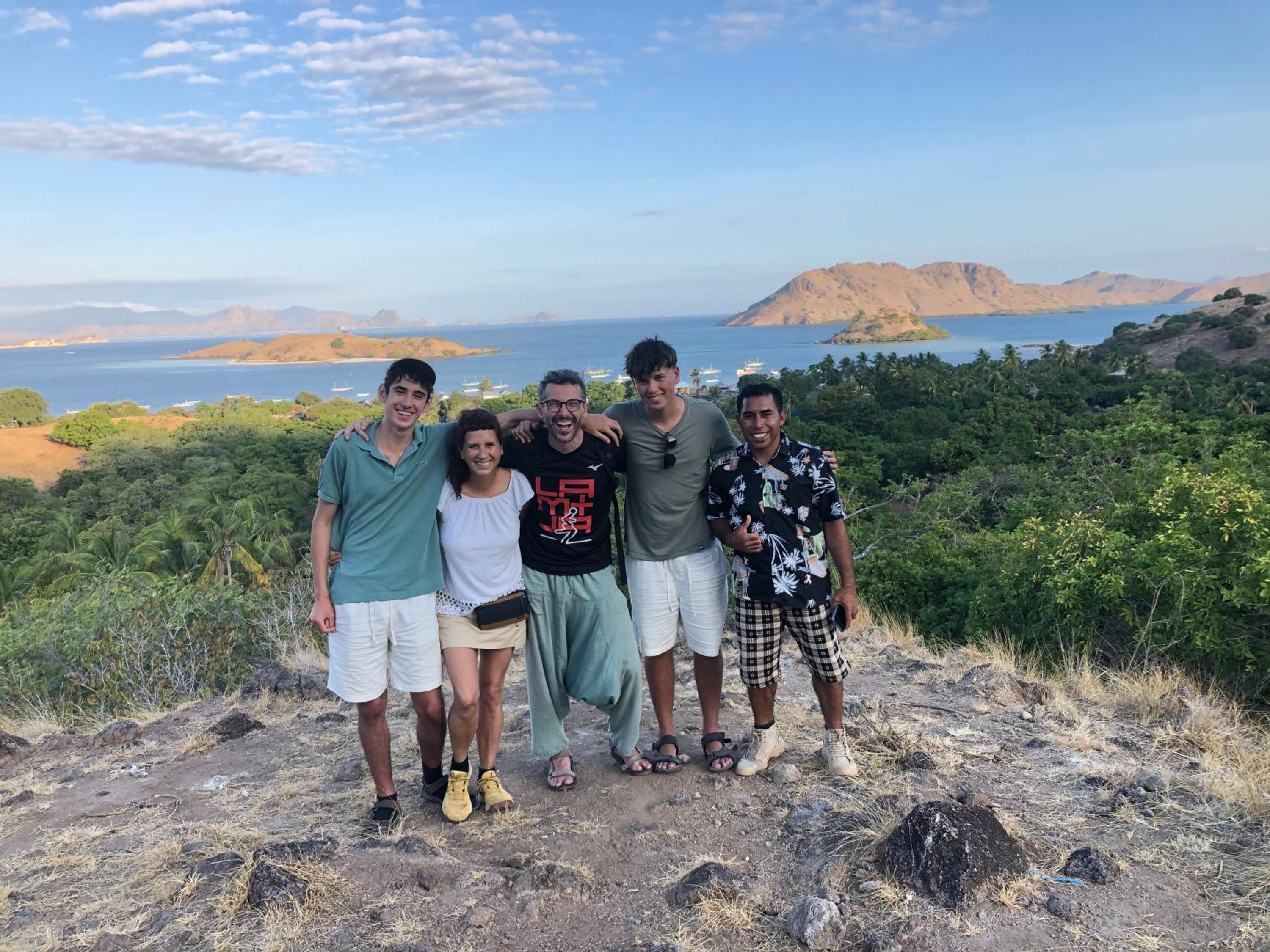 Dua Putri Komodo Homestay view 4