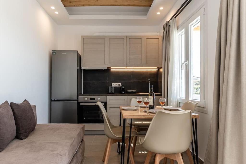 Penelope Apartments D