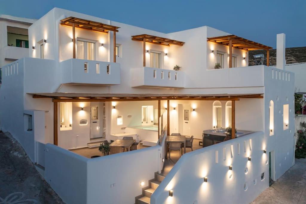 Penelope Apartments D
