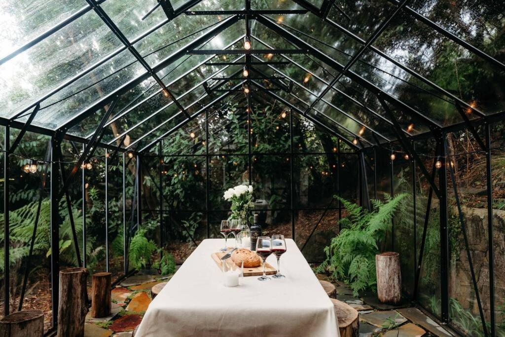 Luxury Treetop Escape with a Garden glasshouse
