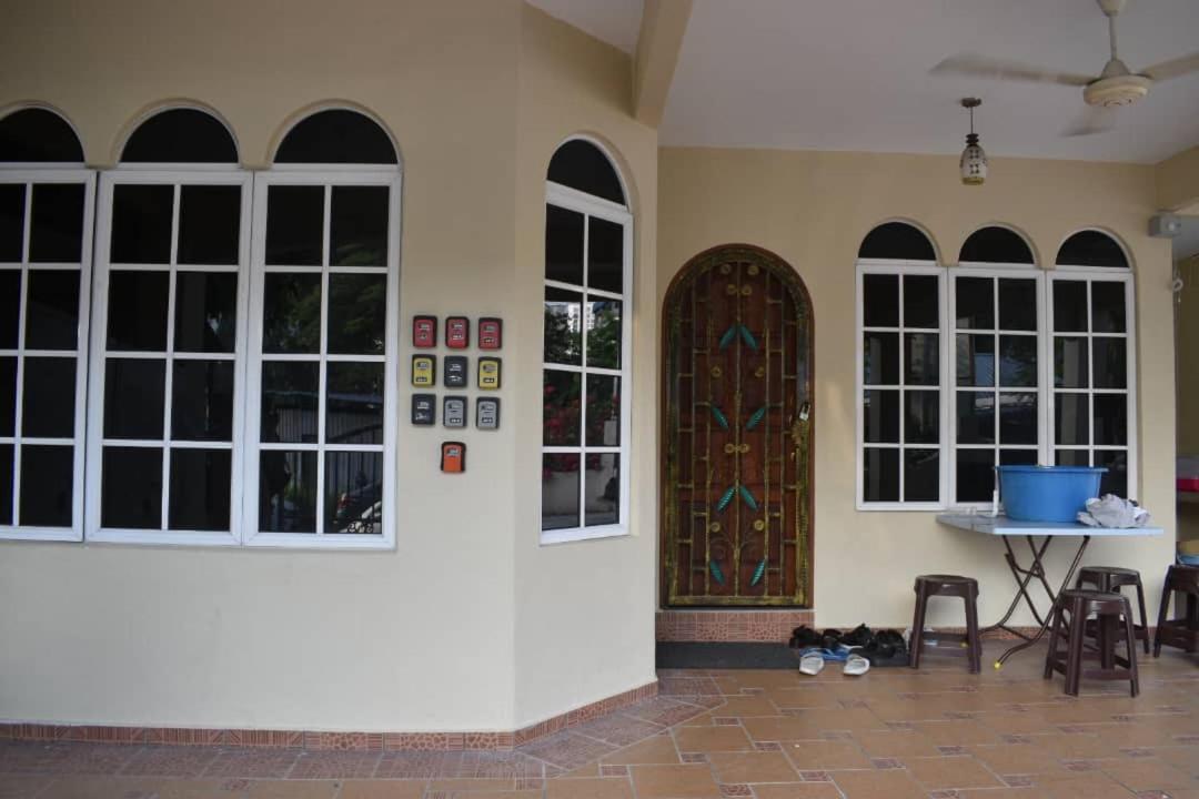 1 Jalan Jaya 7, walking distance to HUKM