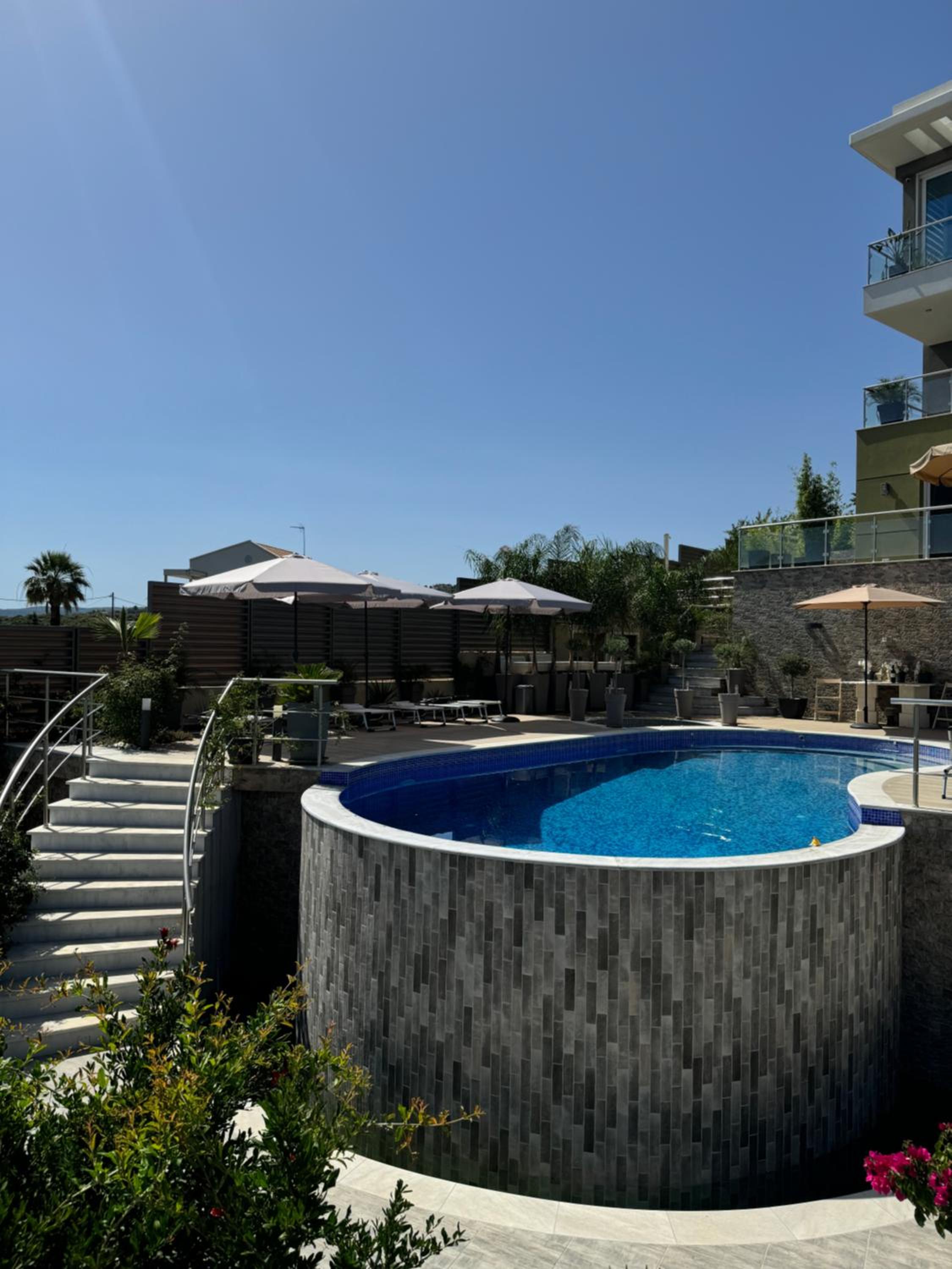 Oikía Athená apartments-the noble west view 2