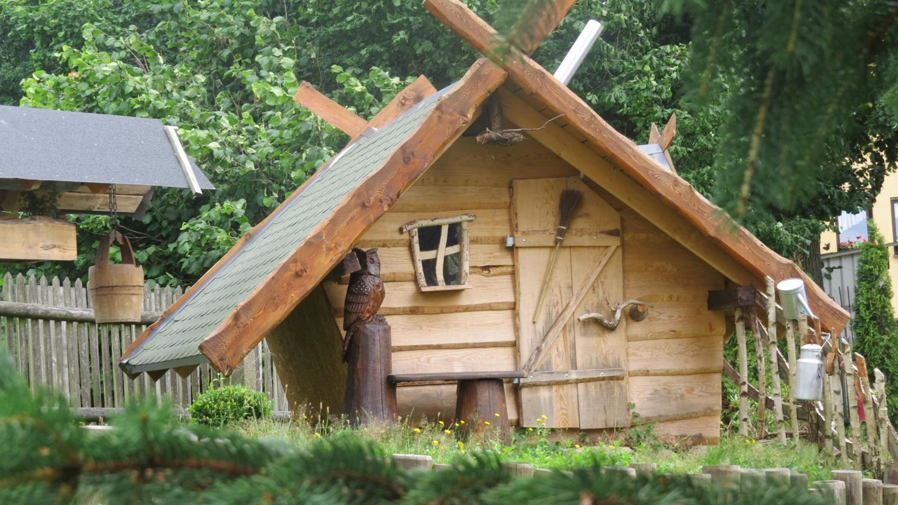 Märchenpension Rotkäppchen und der Wolf