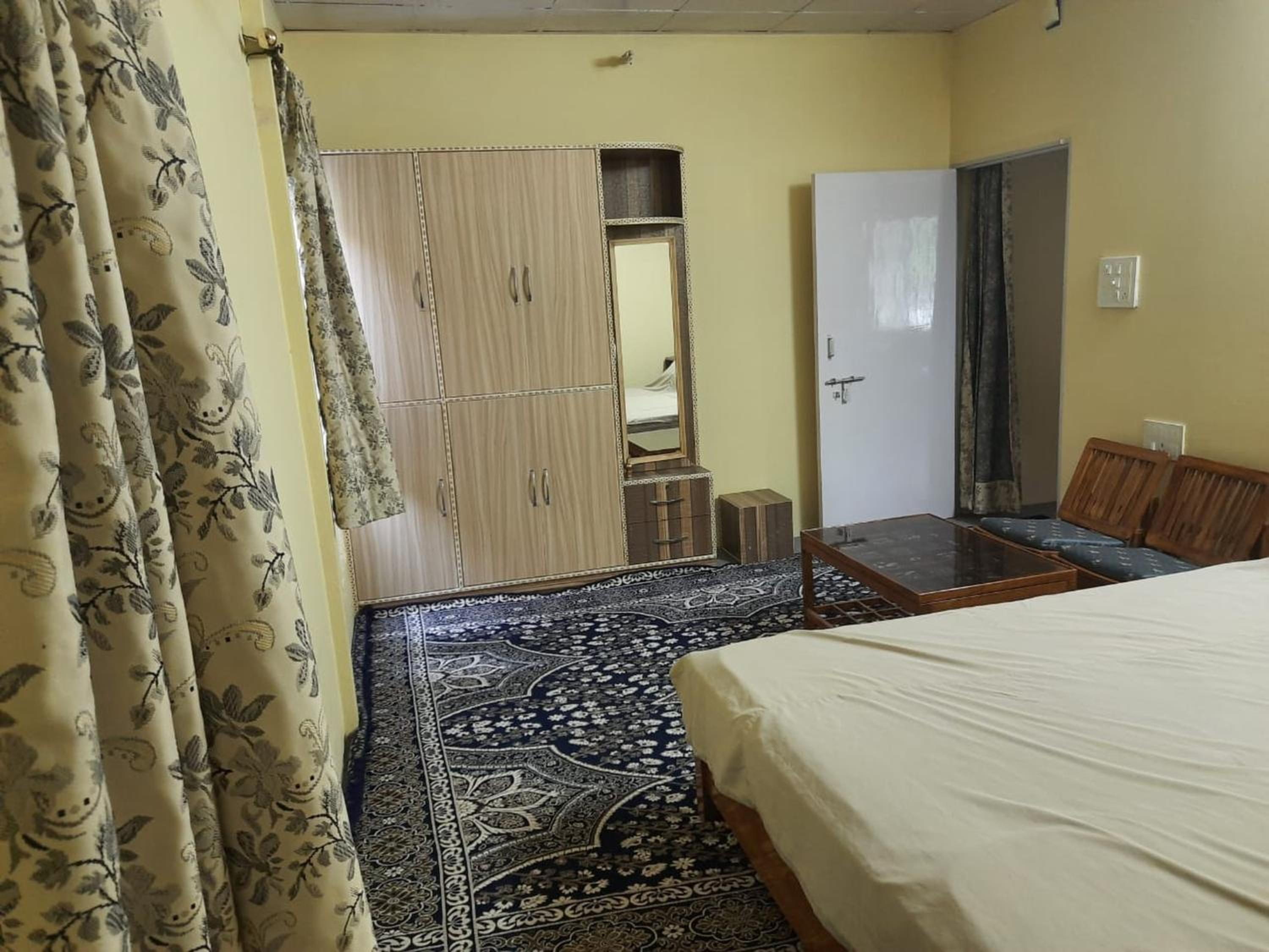RAHUL Homestay