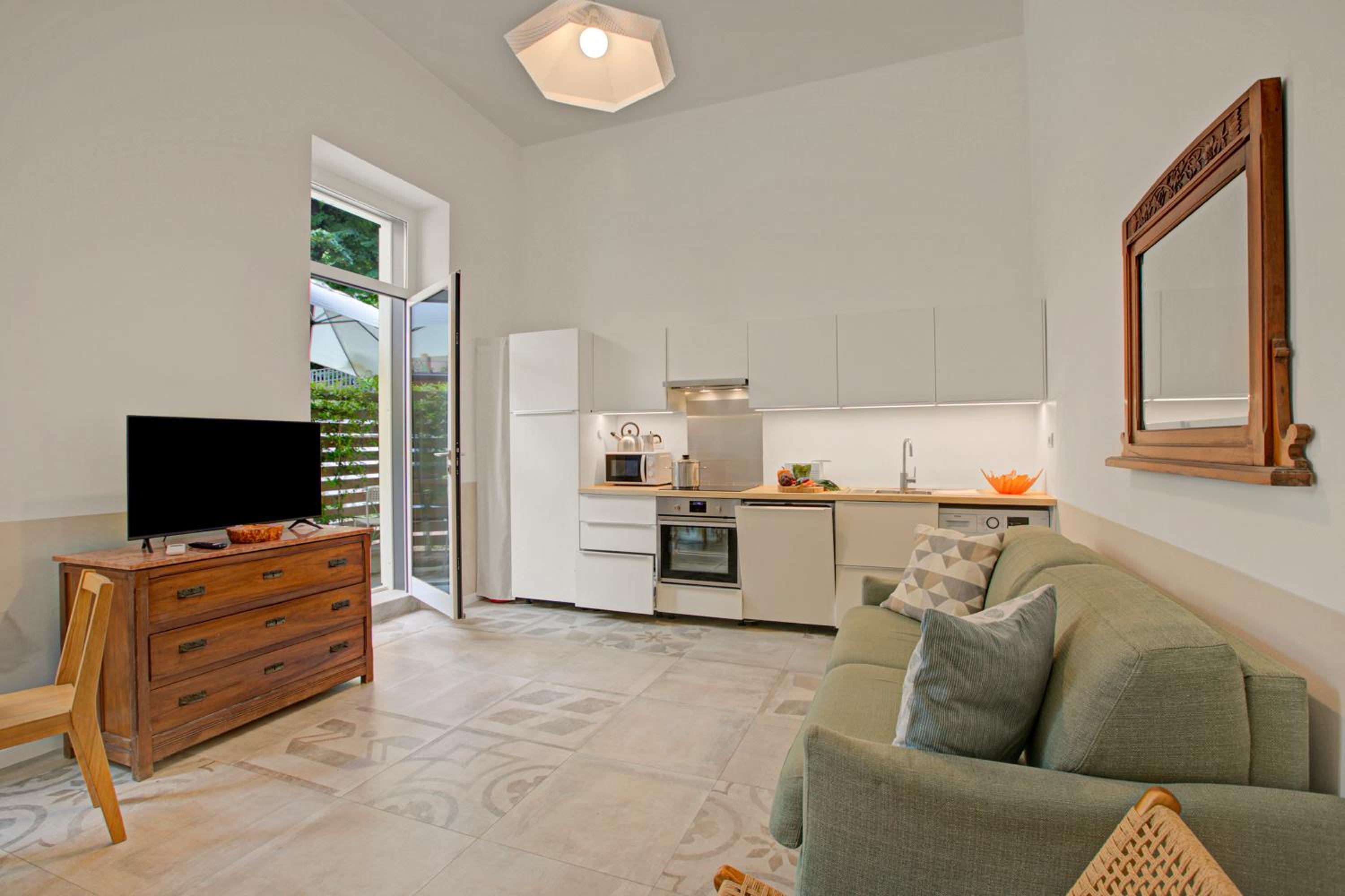 Beach & Relax - Private Parking - Happy Rentals view 2