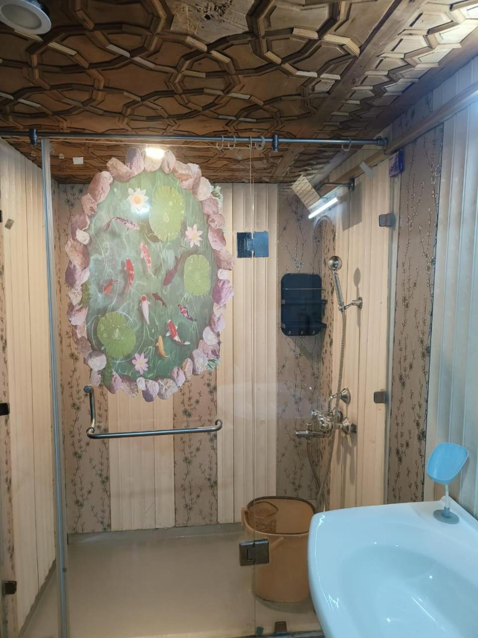 Houseboat New Suzan
