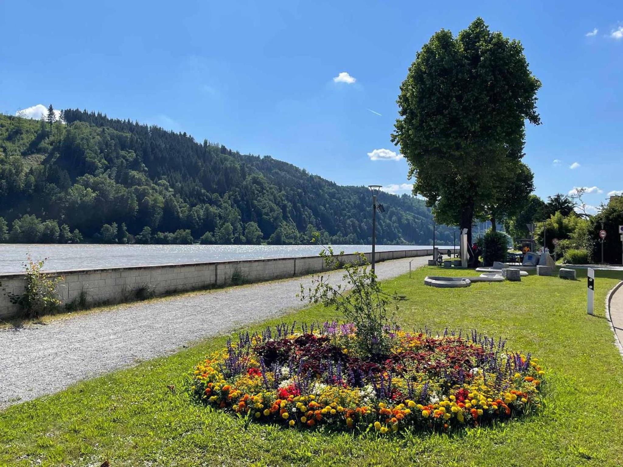 Ferienwohnung Hofmann mit Balkon und Donaublick