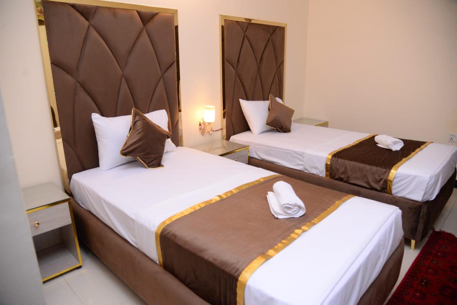 Go Guest House Lhr view 3